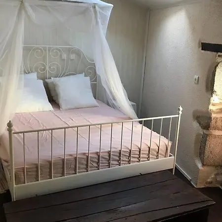 Le Charme Au Coeur Historique De La Roche-sur-yon * לה-רוש-סור-יון