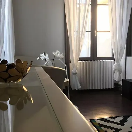Le Charme Au Coeur Historique De La Roche-sur-yon