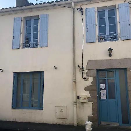 Le Charme Au Coeur Historique De La Roche-sur-yon *